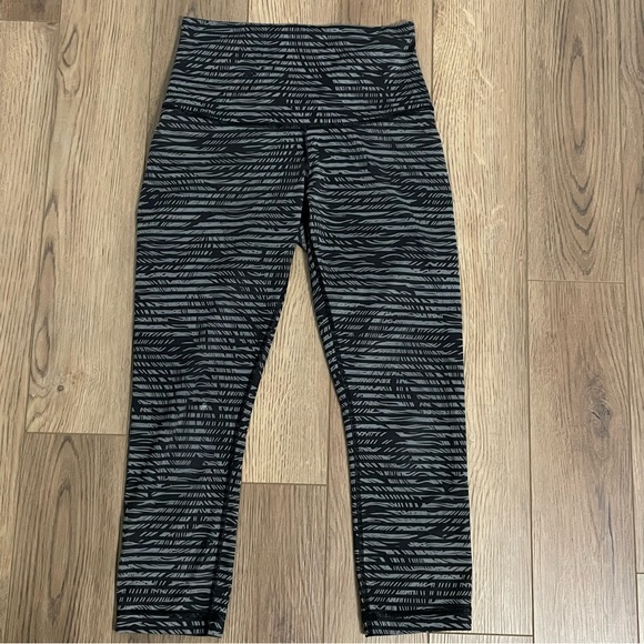 lululemon athletica Pants - Lululemon‎ Wunder Under Capri Leggings